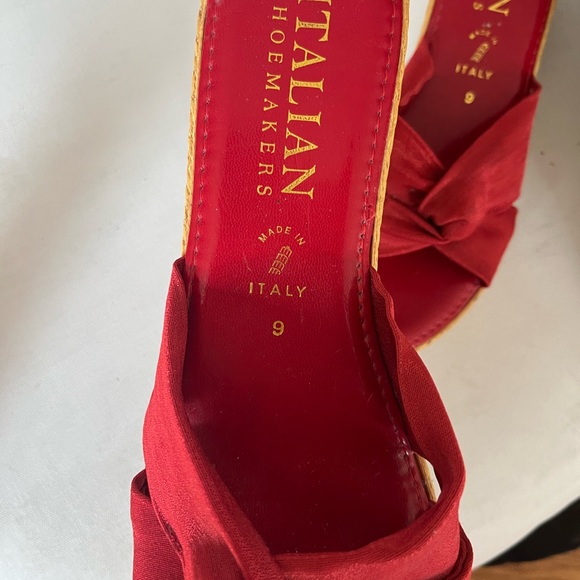 Wedge RED shoes with cork heel by Italian Shoemakers size 9. Worn once. - Picture 3 of 6